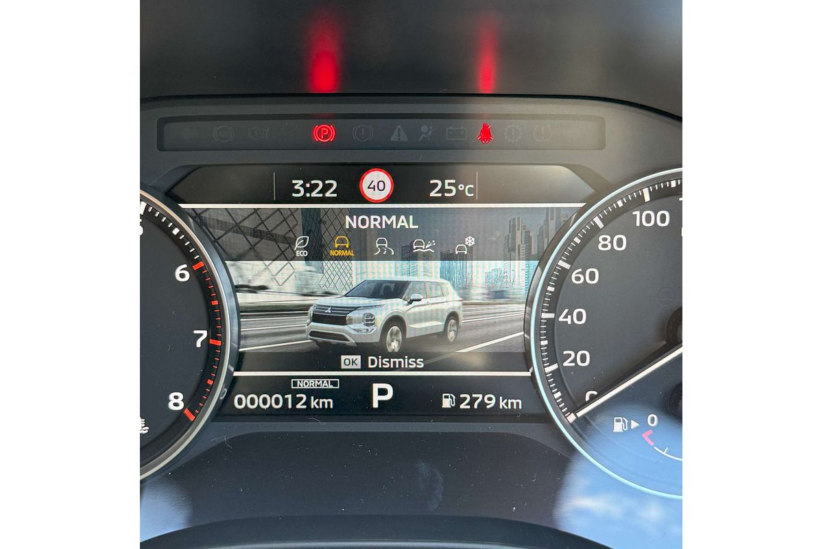 2024 Mitsubishi Outlander LS ZM