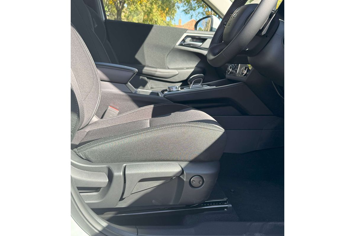 2024 Mitsubishi Outlander LS ZM