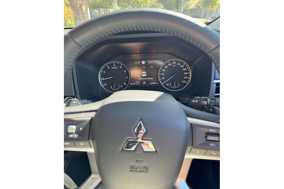 2024 Mitsubishi Outlander LS ZM