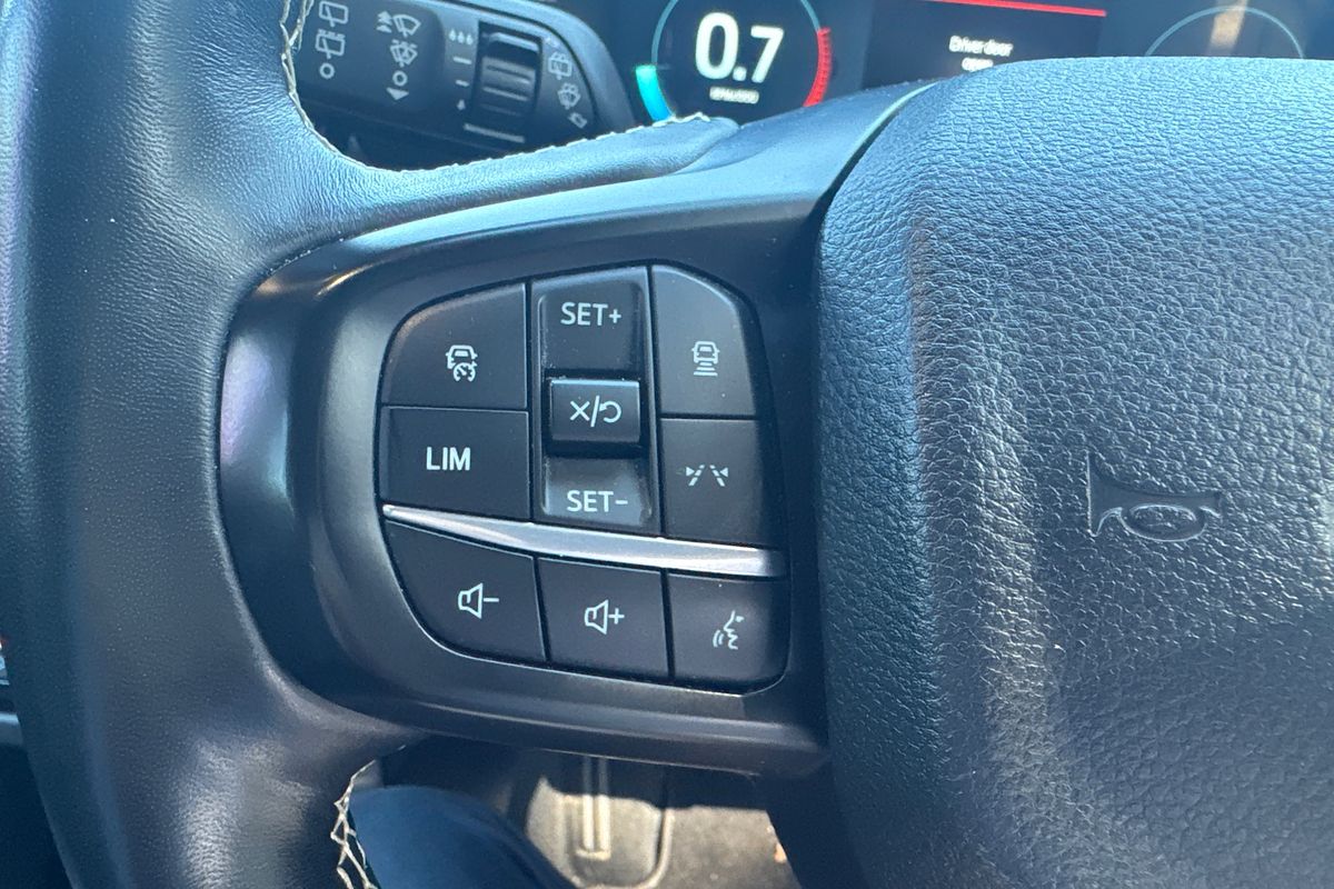 2023 Ford Everest Platinum