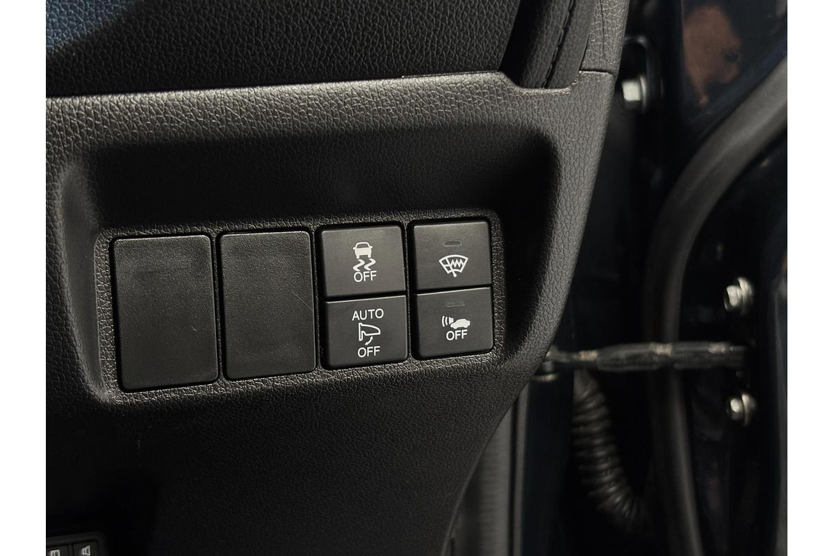 2016 Honda Shuttle Hybrid Z style Edition