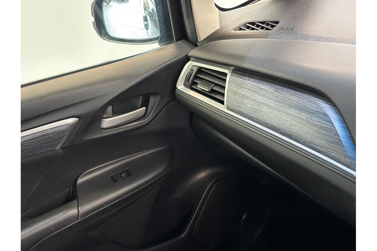 2016 Honda Shuttle Hybrid Z style Edition