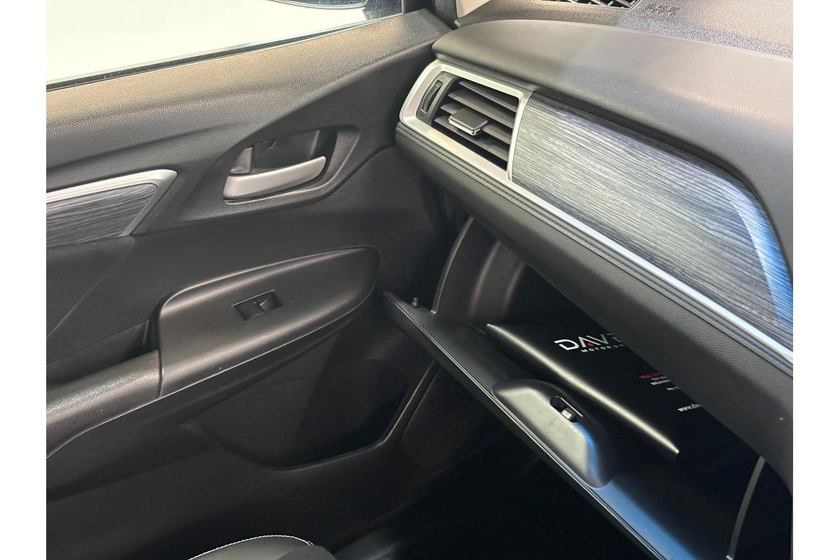 2016 Honda Shuttle Hybrid Z style Edition