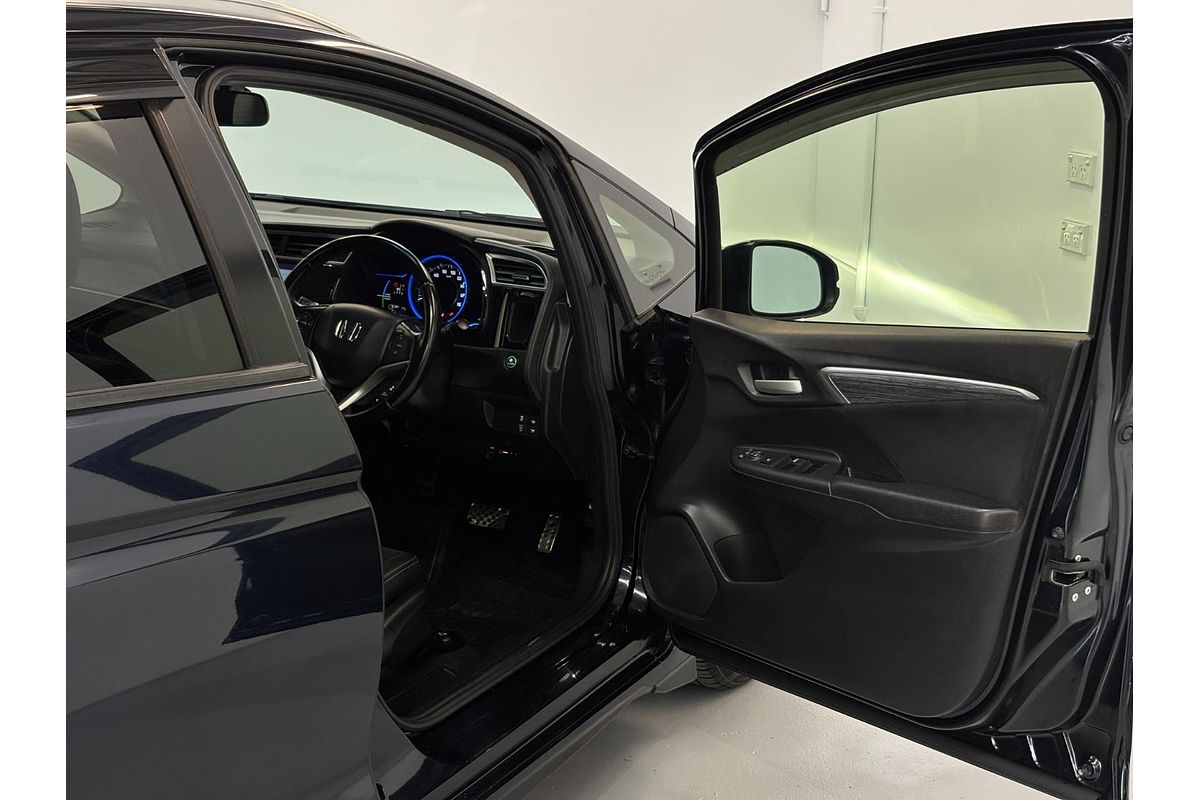 2016 Honda Shuttle Hybrid Z style Edition