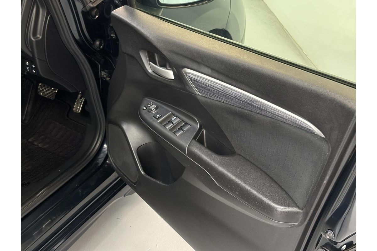 2016 Honda Shuttle Hybrid Z style Edition