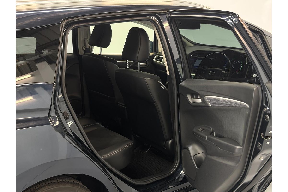 2016 Honda Shuttle Hybrid Z style Edition