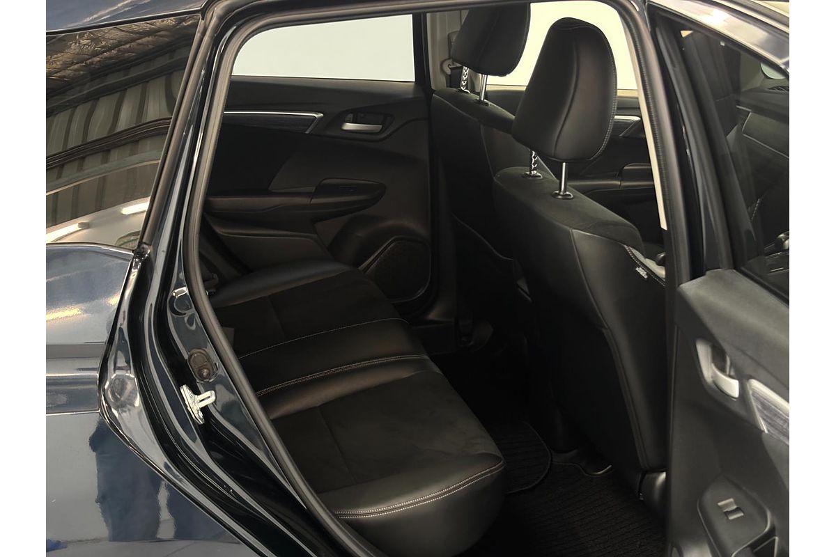 2016 Honda Shuttle Hybrid Z style Edition
