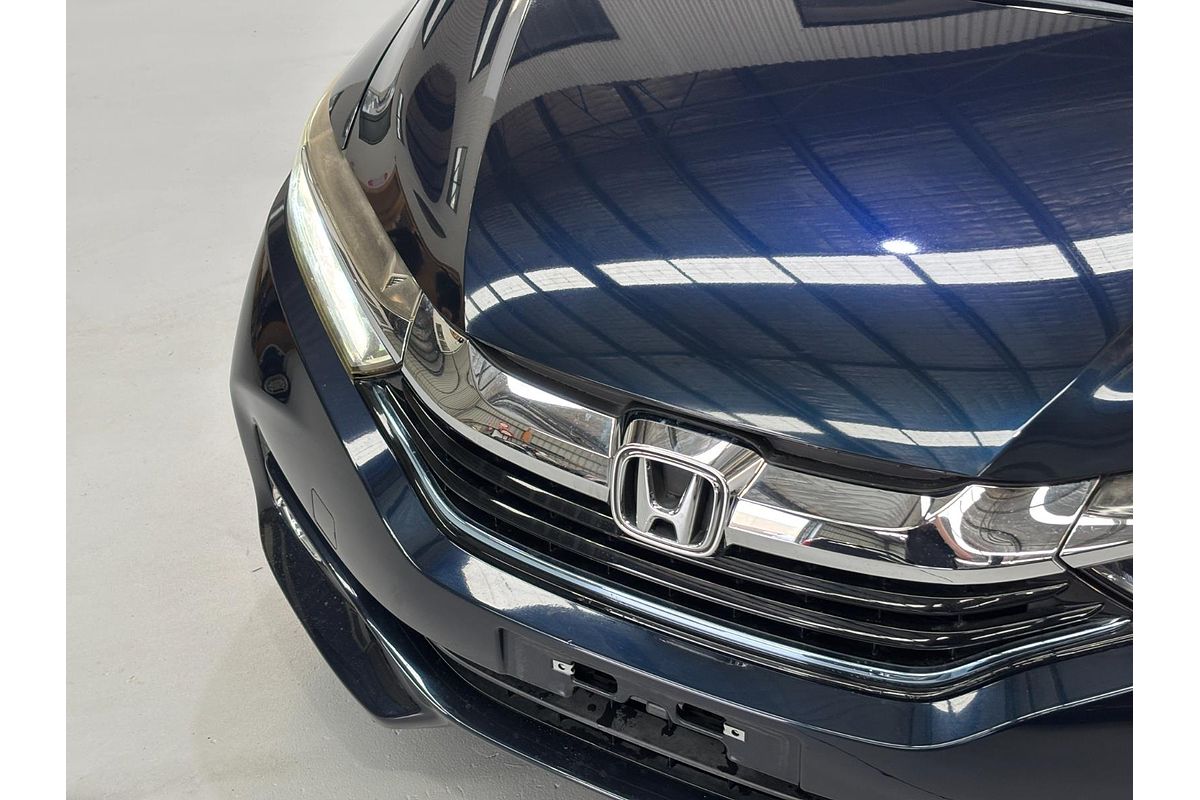 2016 Honda Shuttle Hybrid Z style Edition