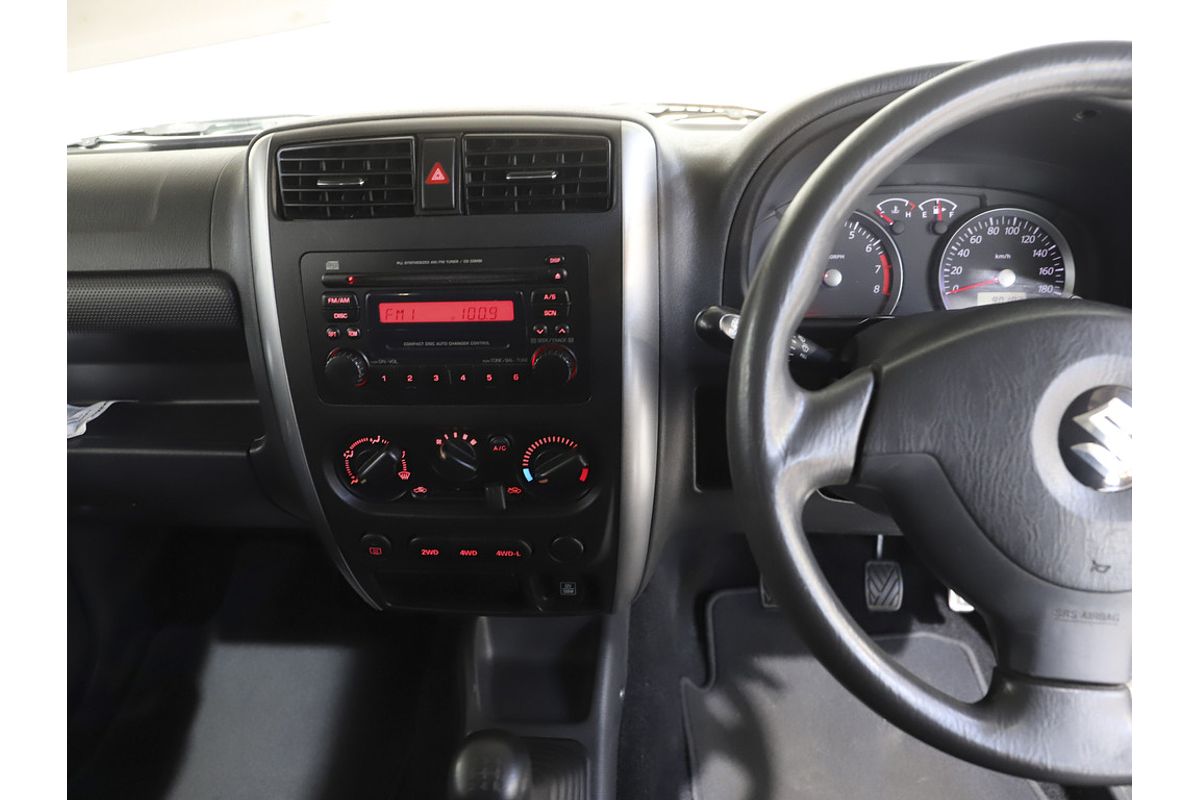 2010 SUZUKI JIMNY SIERRA (4x4) 5 SP MANUAL 4x4 2D WAGON 4CYL 