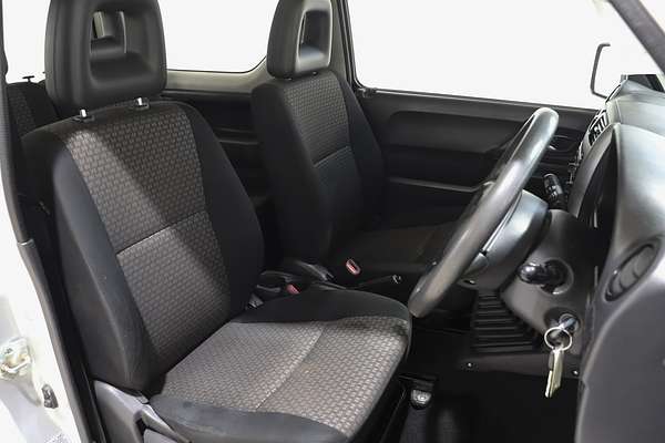 2010 Suzuki Jimny Sierra SN413 T6