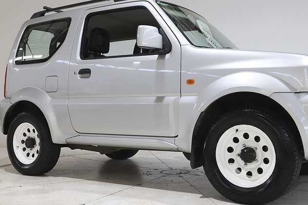 2010 Suzuki Jimny Sierra SN413 T6