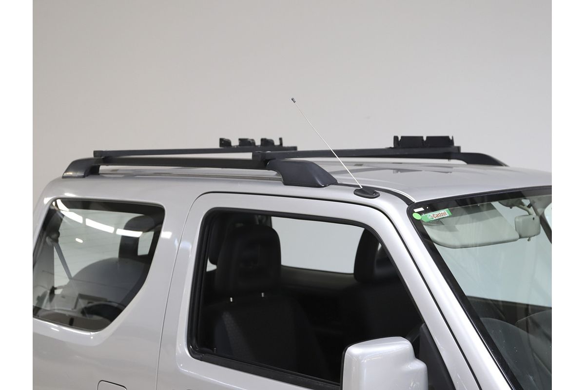 2010 SUZUKI JIMNY SIERRA (4x4) 5 SP MANUAL 4x4 2D WAGON 4CYL 