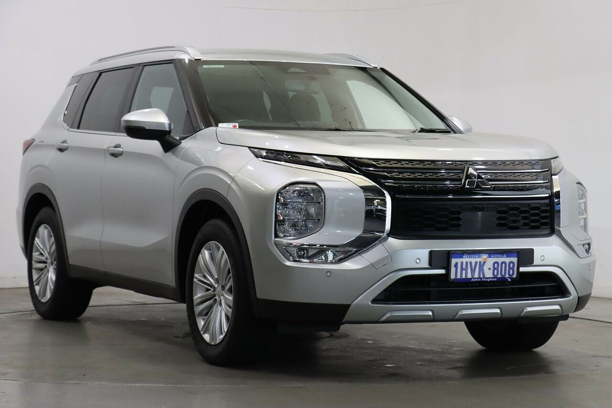 2023 Mitsubishi Outlander LS ZM
