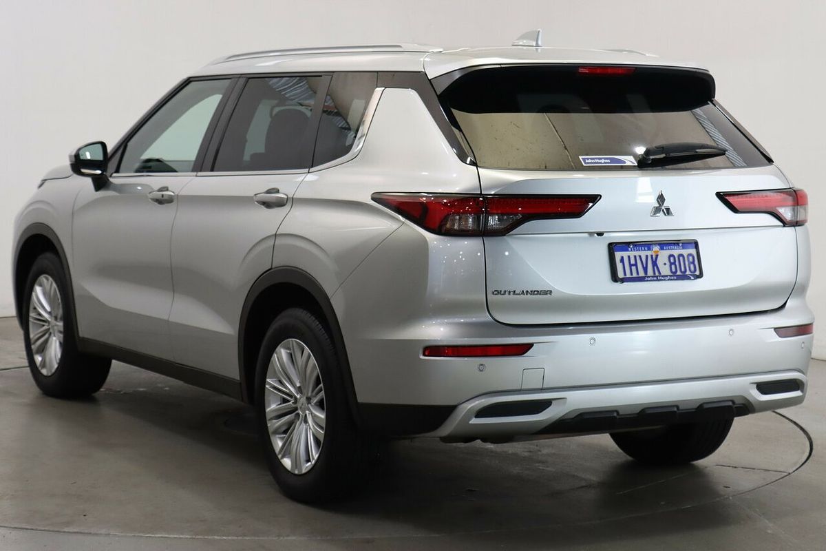 2023 Mitsubishi Outlander LS ZM