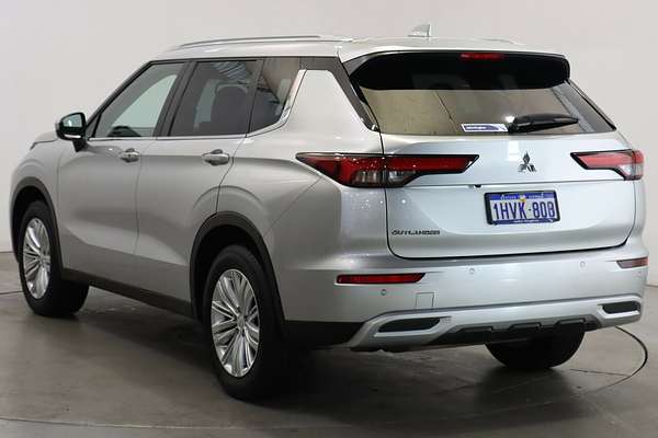 2023 Mitsubishi Outlander LS ZM