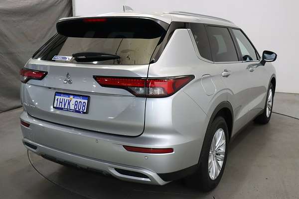 2023 Mitsubishi Outlander LS ZM