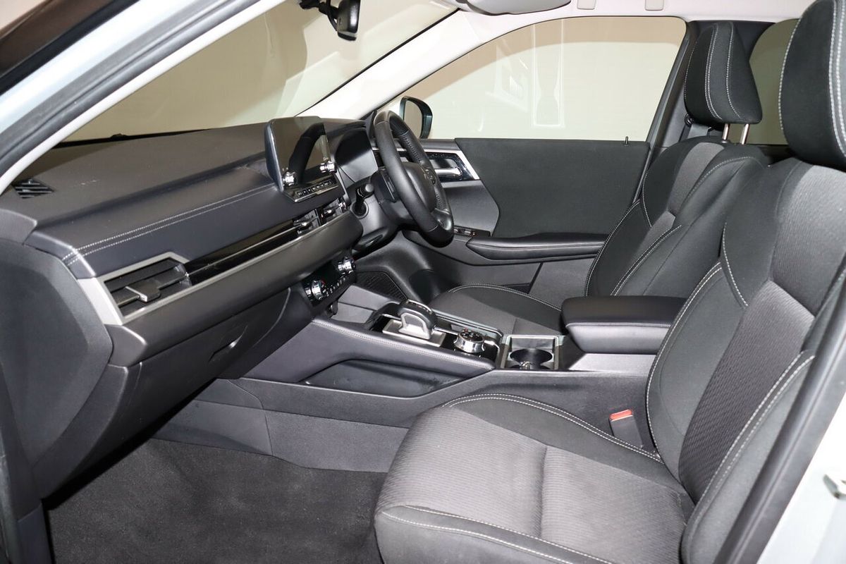 2023 Mitsubishi Outlander LS ZM