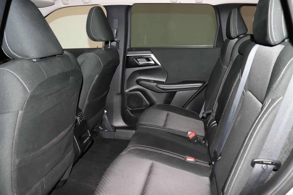 2023 Mitsubishi Outlander LS ZM
