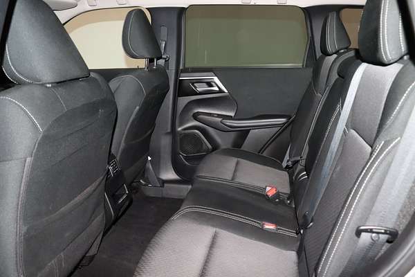2023 Mitsubishi Outlander LS ZM