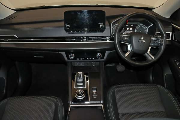 2023 Mitsubishi Outlander LS ZM