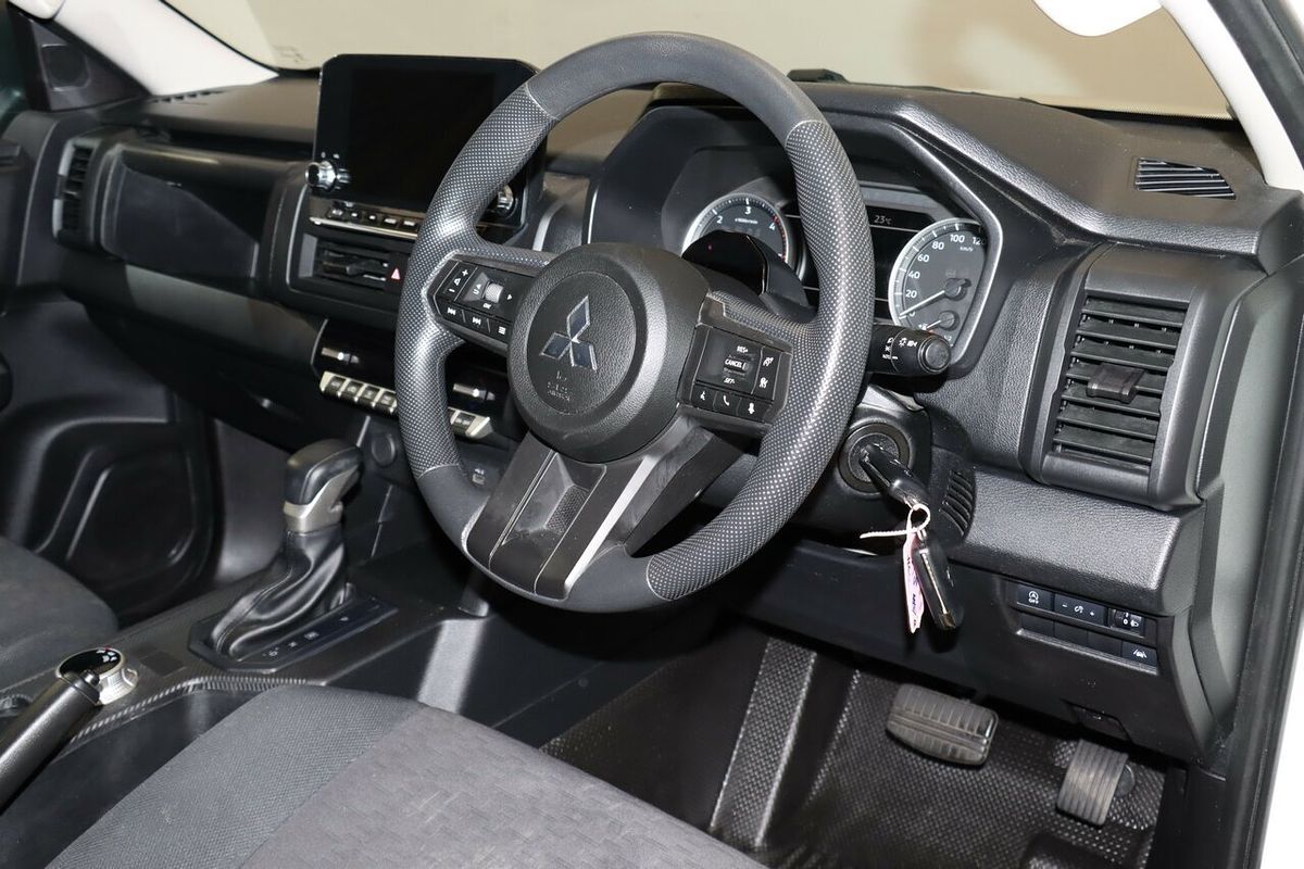 2024 Mitsubishi Triton GLX MV 4X4