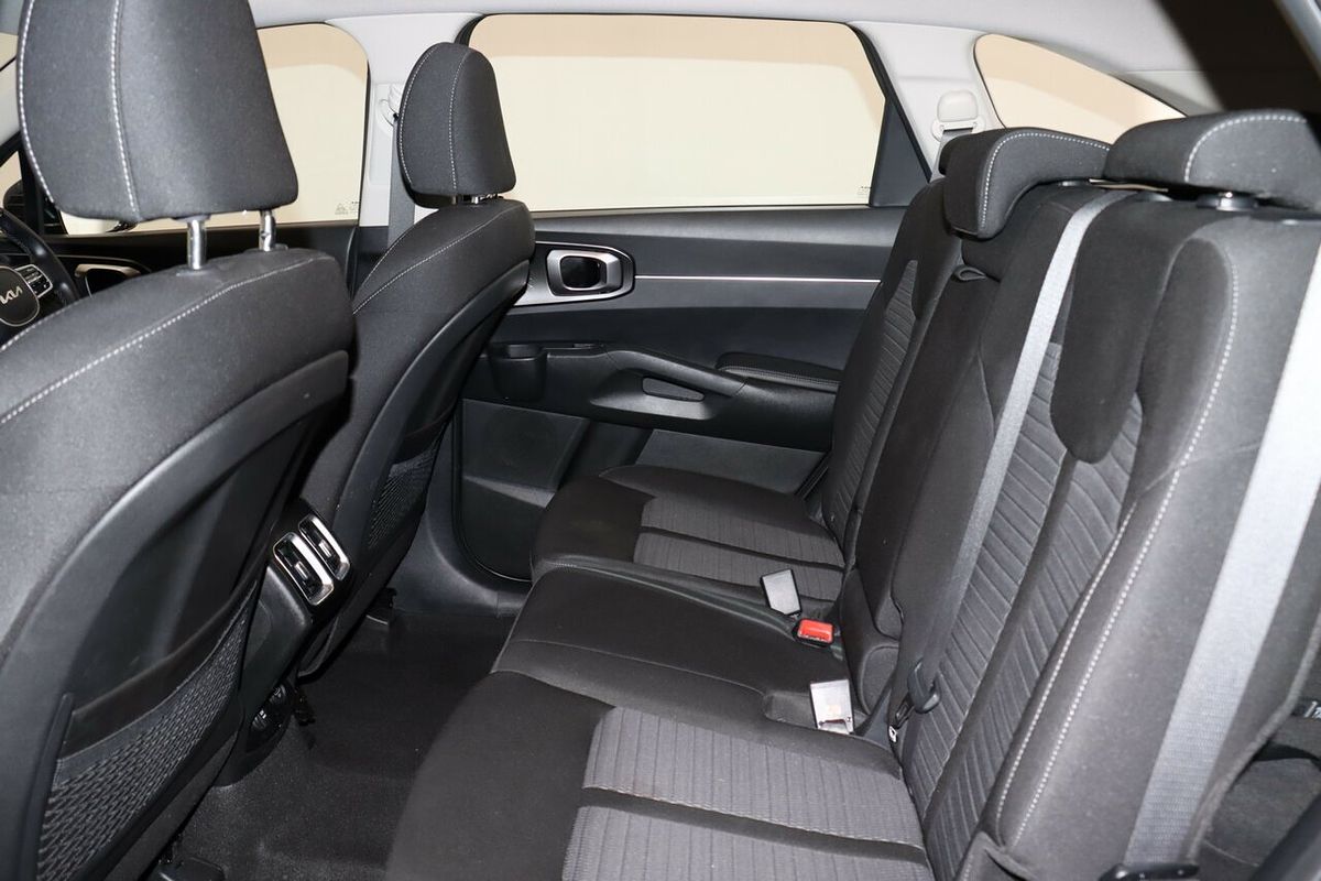 2023 Kia Sorento S MQ4