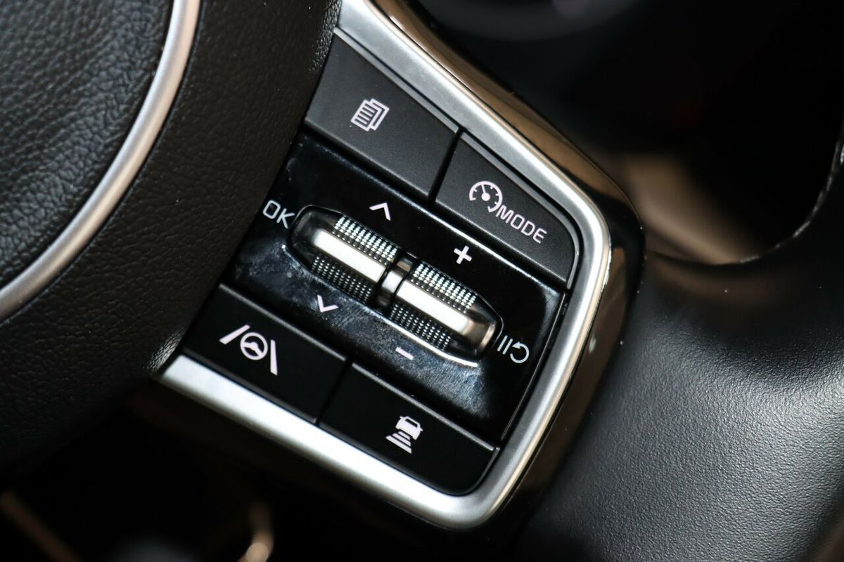 2023 Kia Sorento S MQ4