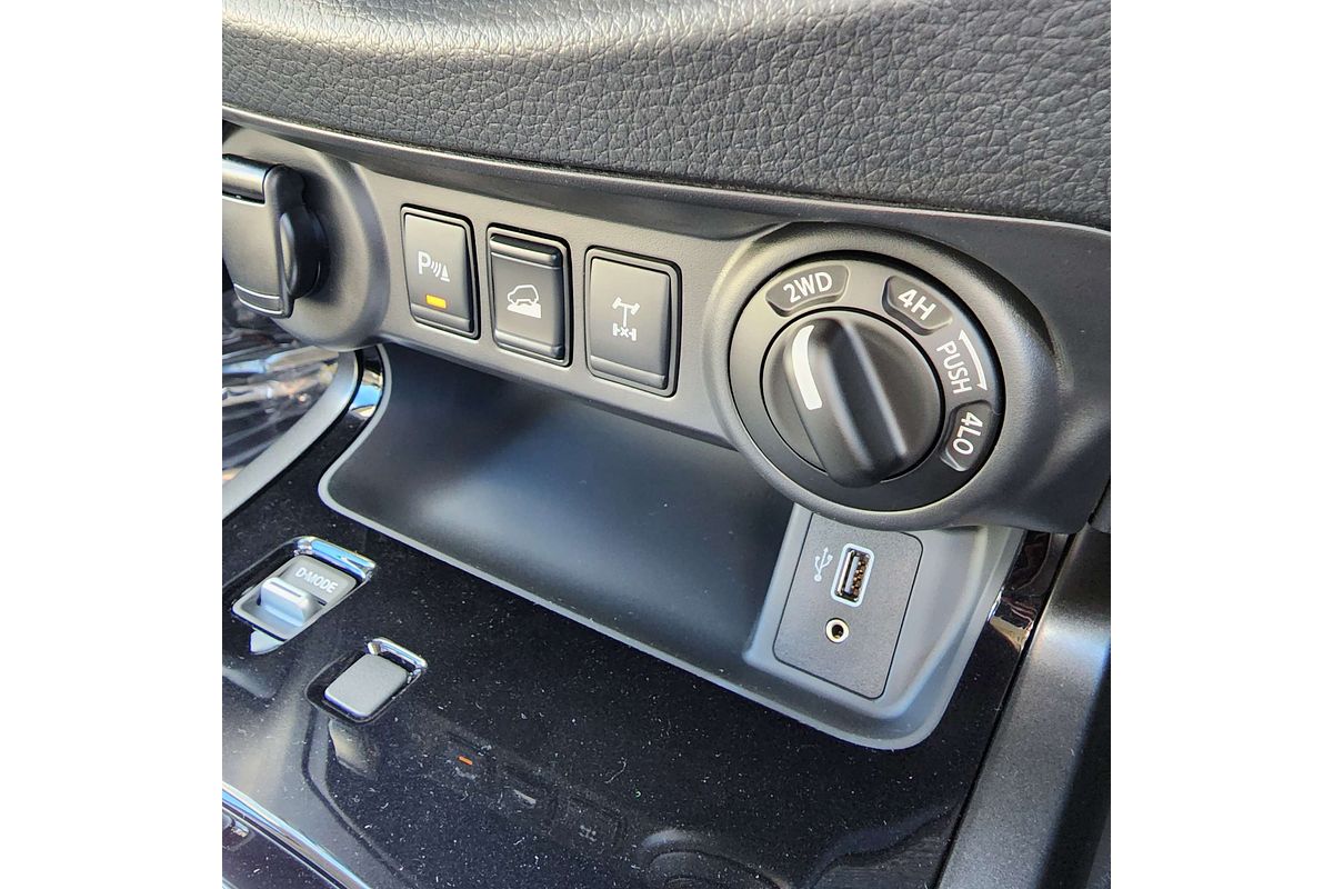 2025 Nissan Navara PRO-4X D23 4X4