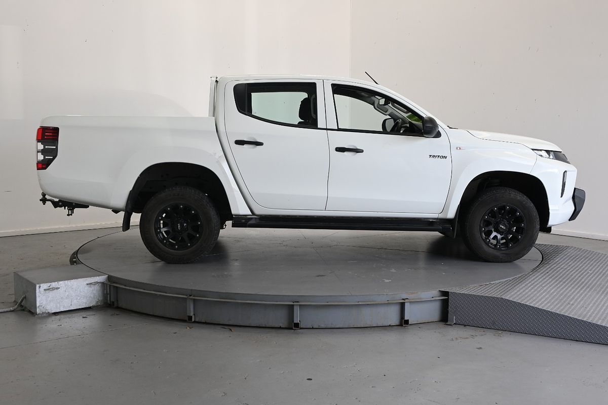 2021 Mitsubishi Triton GLX MR 4X4