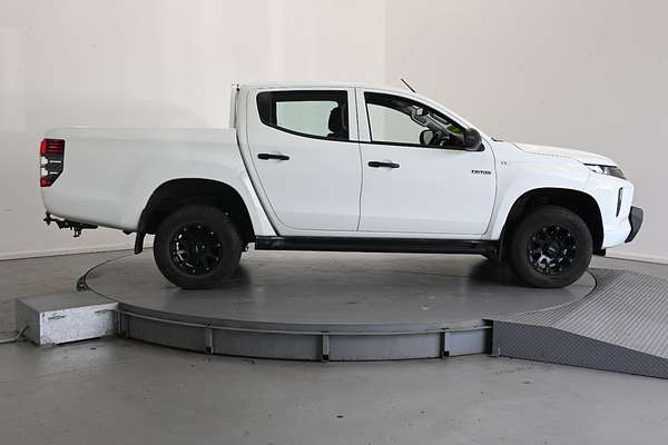 2021 Mitsubishi Triton GLX MR 4X4