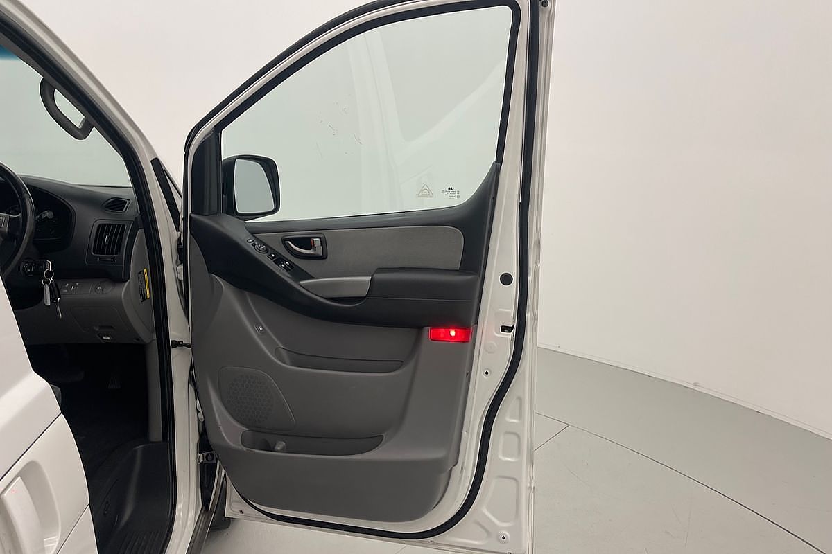 2017 Hyundai iMax TQ3-W Series II