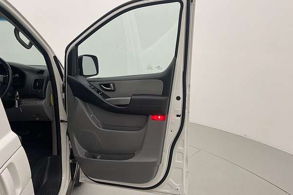 2017 Hyundai iMax TQ3-W Series II
