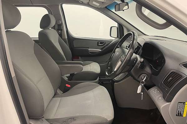 2017 Hyundai iMax TQ3-W Series II