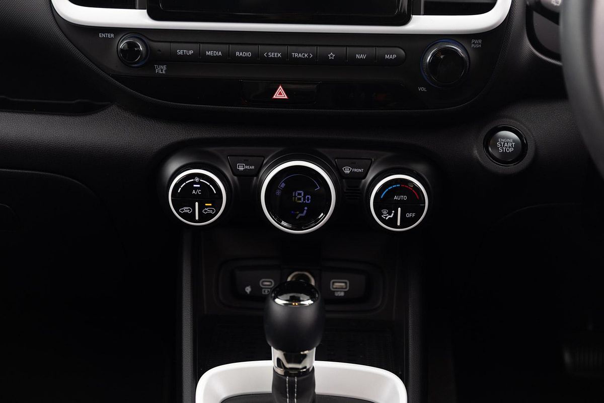 2024 Hyundai Venue Elite QX.V5
