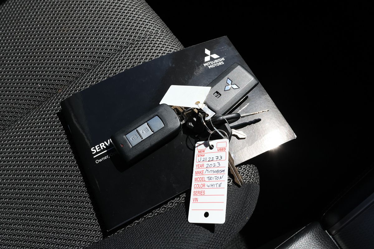 2023 Mitsubishi Triton GLS MR 4X4