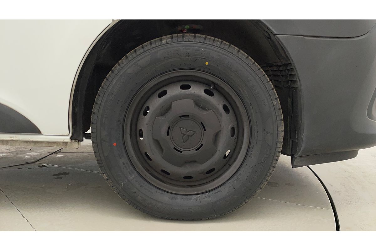 2020 Mitsubishi Express GLX SN LWB