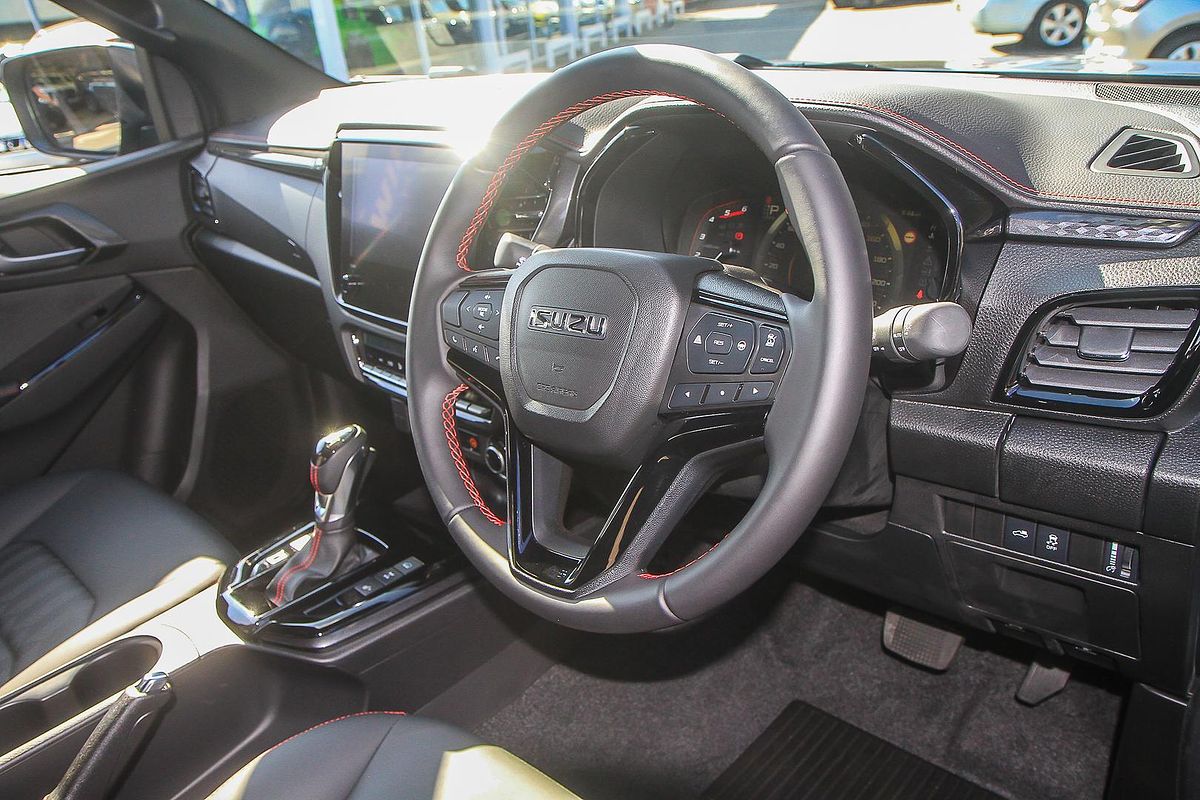 2025 Isuzu D-MAX X-TERRAIN 4X4