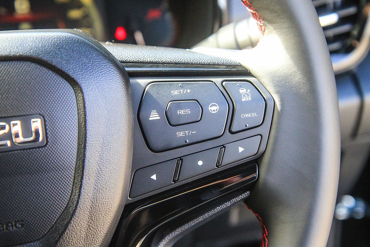 2025 Isuzu D-MAX X-TERRAIN 4X4