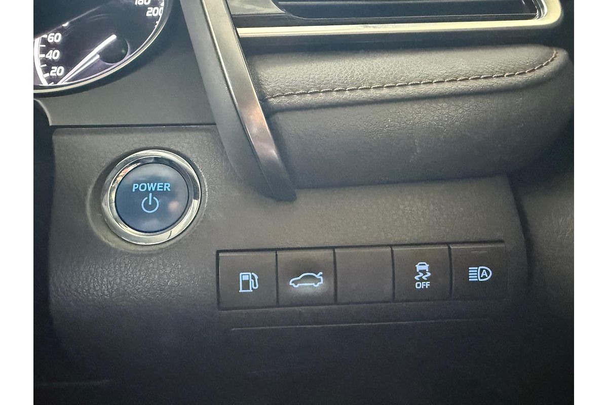 2018 Toyota Camry Ascent AXVH71R