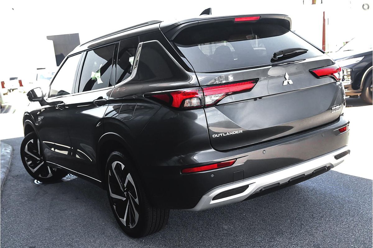 2025 Mitsubishi Outlander PHEV Exceed ZM