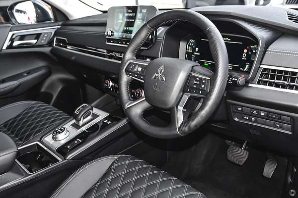 2025 Mitsubishi Outlander PHEV Exceed ZM