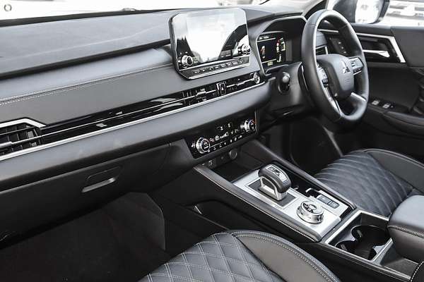 2025 Mitsubishi Outlander PHEV Exceed ZM