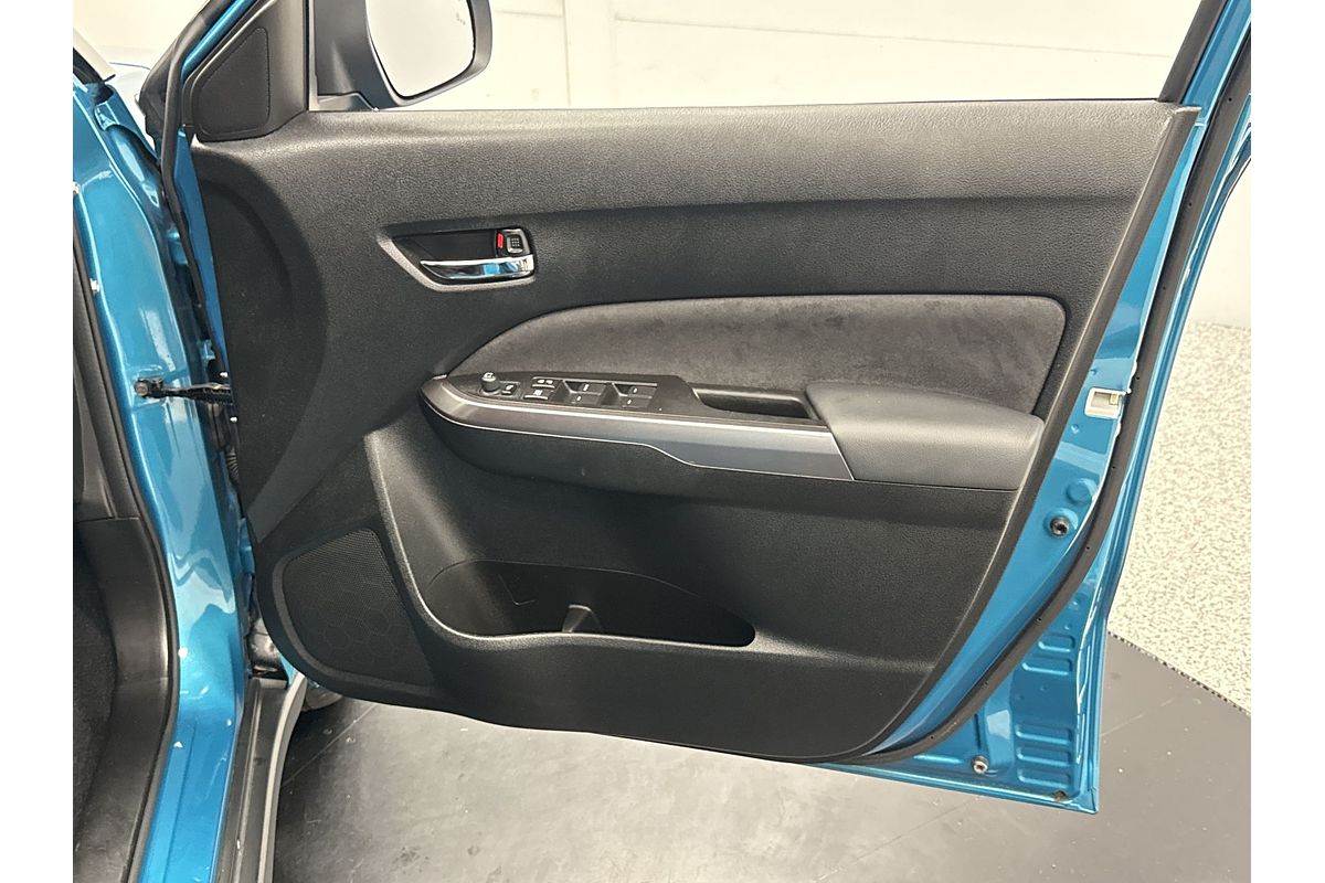 2022 Suzuki Vitara Turbo Shadow LY Series II