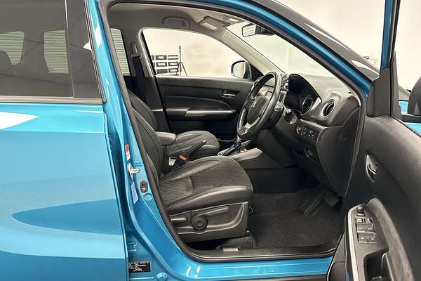 2022 Suzuki Vitara Turbo Shadow LY Series II