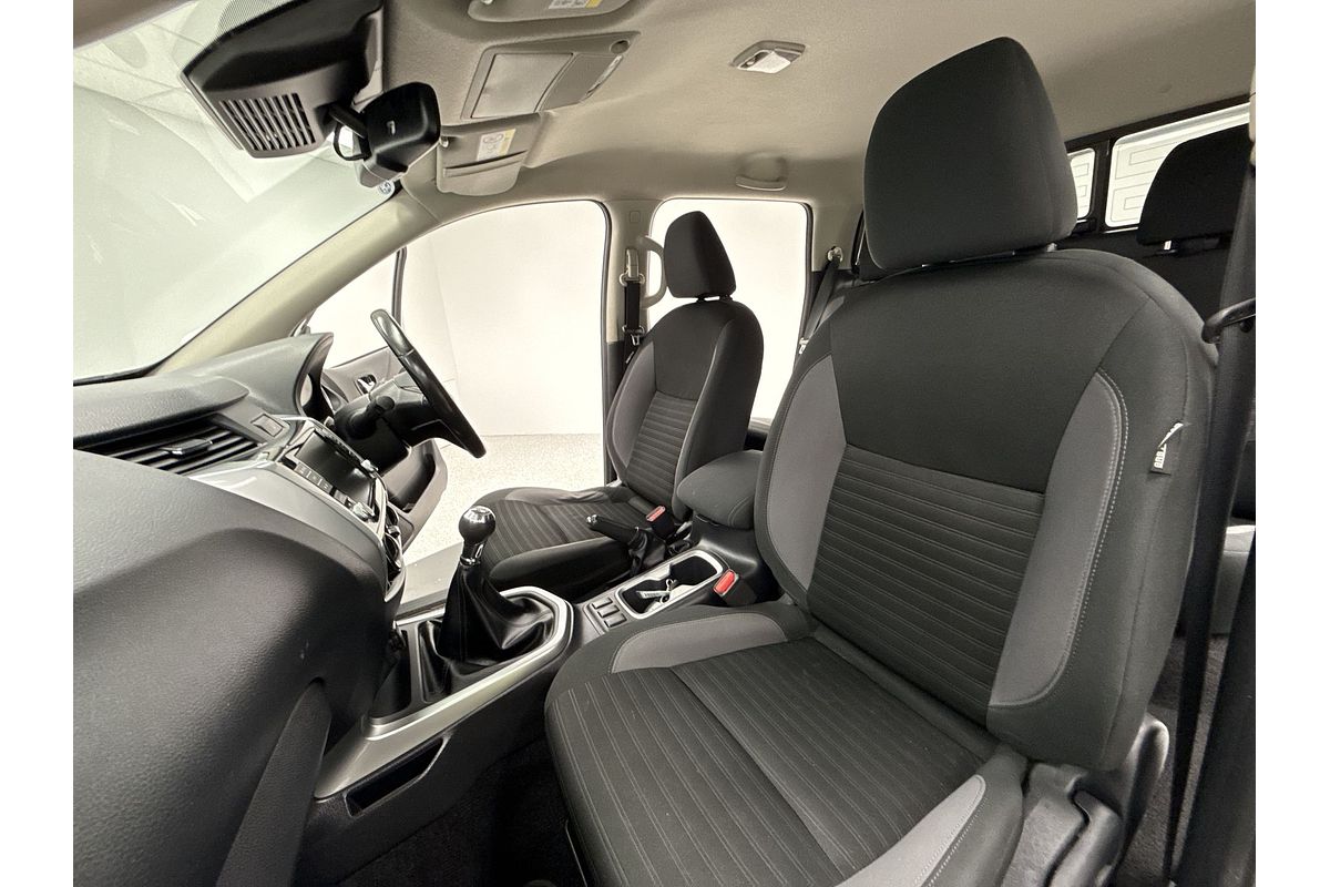 2021 Nissan Navara ST D23 4X4