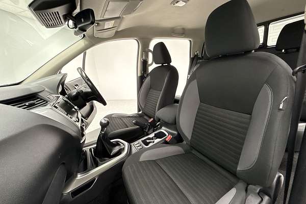 2021 Nissan Navara ST D23 4X4