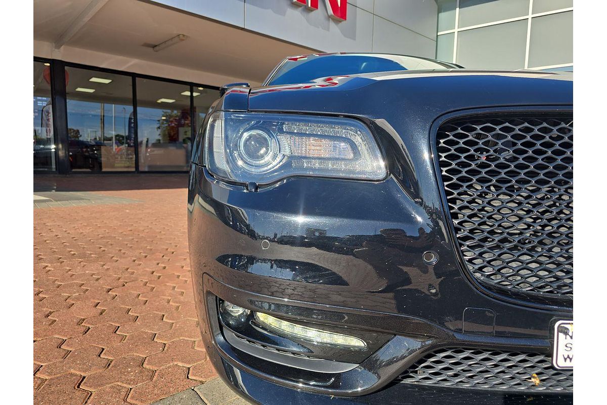 2016 Chrysler 300 SRT LX