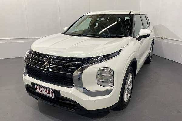 2024 Mitsubishi Outlander ES ZM