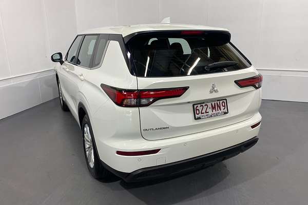 2024 Mitsubishi Outlander ES ZM