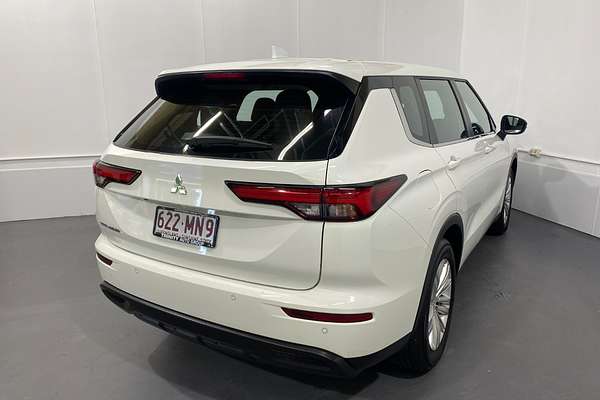 2024 Mitsubishi Outlander ES ZM